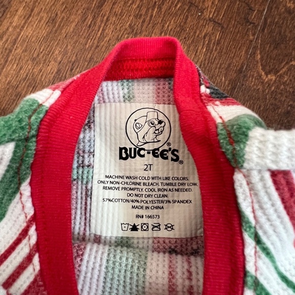 Buc-ees Two Piece Thermal Pajama Toddler 2T Christmas Holiday Lounge Wear Beaver - Picture 5 of 10